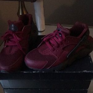 Burgundy red huaraches (willing to negotiate)
